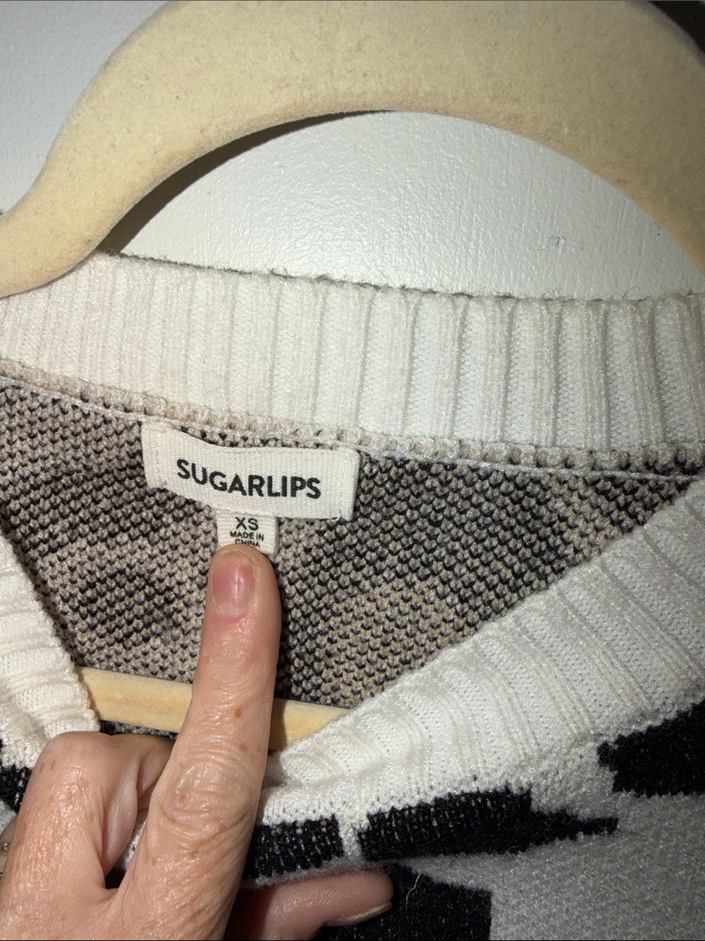 Sugarlips Black and Tan Leopard Crewneck Sweater - Picture 4 of 8